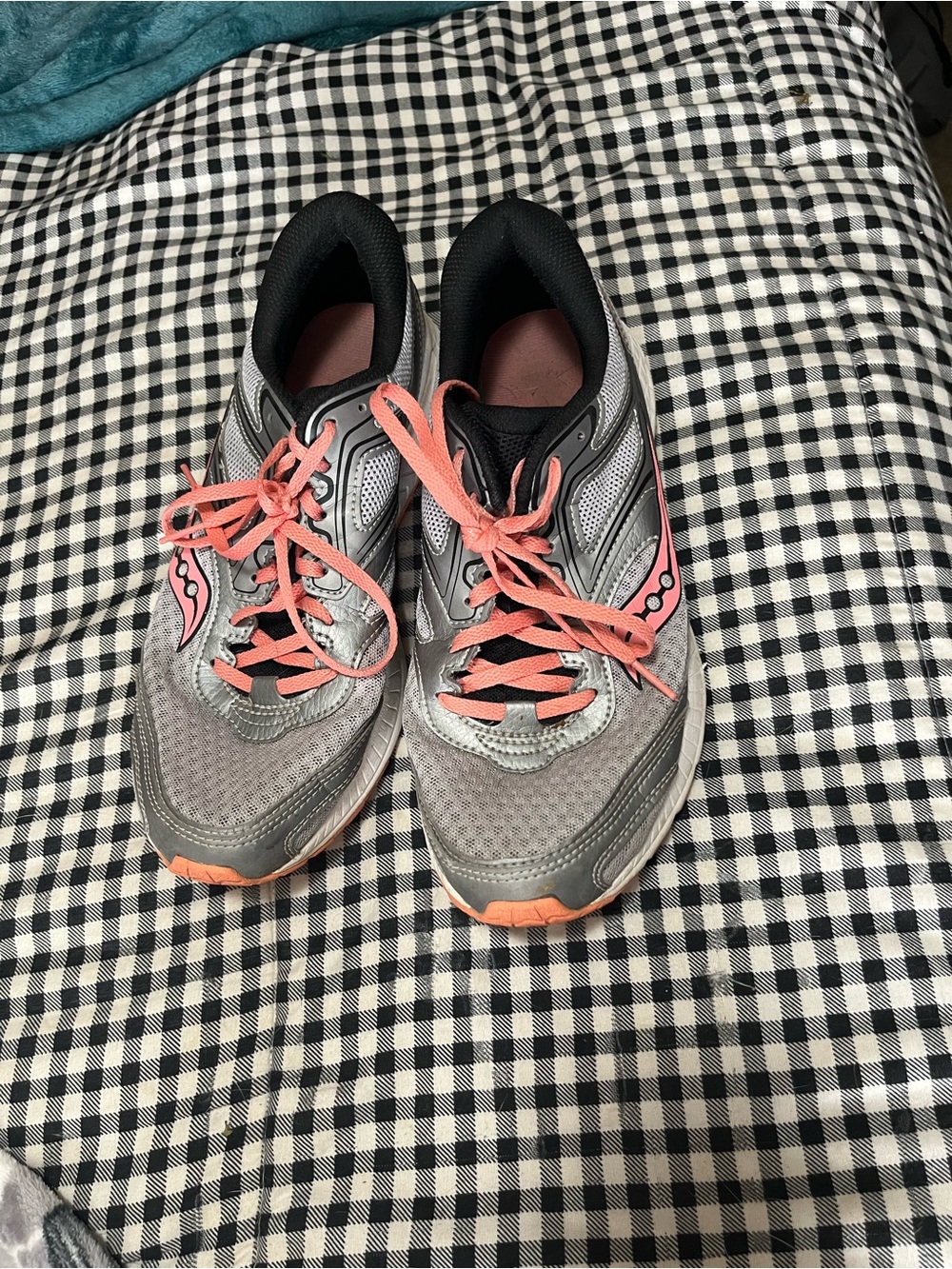 Saucony Women’s Gray Running Sneakers with Coral Laces